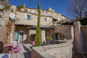 The authentic Bonnieux village house, jacuzzi - by feelluxuryholidays