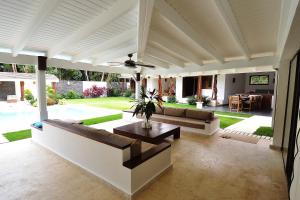 Las Terrenas Front Beach And Garden Villa with private staff