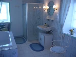 B&B / Chambres d'hotes Ferme de Dauval : Chambre Familiale - Bleue