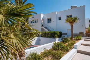 Mercedes by Aguilarent