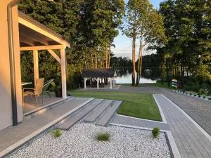 domki pod Jesionem Sławianowo nad jeziorem - Злотув