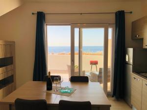 Apartment Tramonto sea-front