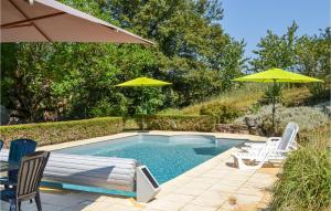 Maisons de vacances Awesome Home In Mayrinhac-lentour With 5 Bedrooms, Wifi And Outdoor Swimming Pool : photos des chambres