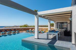 Villa room in Sea View