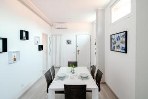 Bright Home - The House Of Travelers