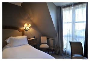 Hotels Hotel De La Treille : photos des chambres