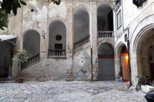 Studio 61 Luxe Apartment