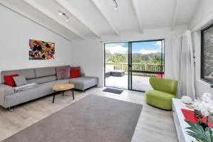Lofty Te Haumi - Paihia Holiday Home - 派西亚