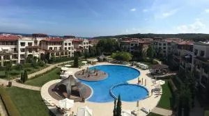 Apartment 2BR, тристаен in complex Green Life - Ravadinovo