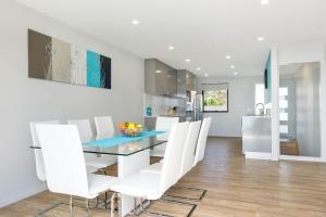 Self Contained Beach View Apartment