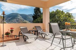 Meandros apartment garden view Skopelos Greece