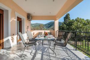 Meandros apartment garden view Skopelos Greece