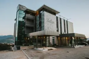 贝尔维尤酒店 - 特雷比涅