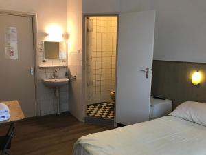 Twin Room with Private Bathroom room in hotel Oosterpark