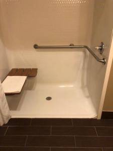 Quality Inn & Suites Salem near I-57