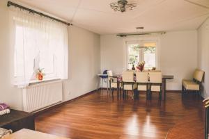 Dom z Basenem i Sauną IKA