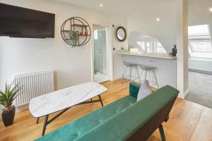 Host & Stay - The Birds Nest