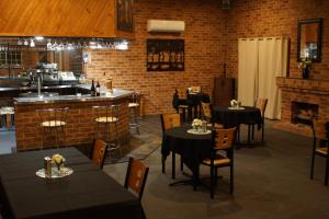 西怀厄隆 Colonial Motor Inn 酒店 大堂
