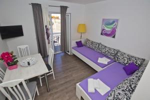 One-Bedroom Apartment with Balcony and Sea View room in Apartments with a parking space Hvar - 18283