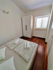 Apartments Aurora near beach