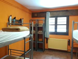 Quadruple Room with Shared Bathroom room in Alberg Les Daines