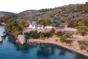 SECRET PARADICE-HIDDEN GETAWAY-PRIVATE BEACH - Taktikoúpolis