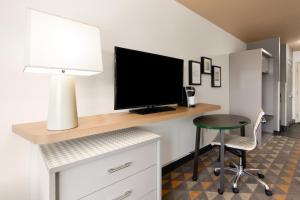 Executive King Room room in Holiday Inn Yakima an IHG Hotel