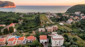 Two-Bedroom Apartment with Balcony room in Apartments Viktorija