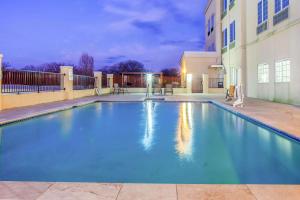 La Quinta by Wyndham Luling