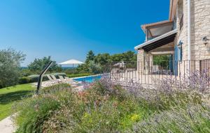 Villa Sterpazzi - near Porec with Sea View, private Jacuzzi, Sauna and Pool