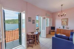 Amalia Sea View house