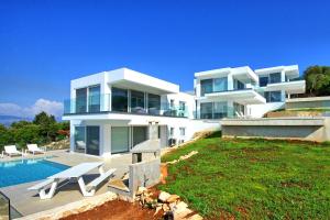 Villa Nafsika by PosarelliVillas