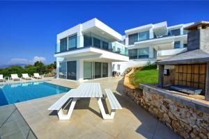 Villa Nafsika by PosarelliVillas