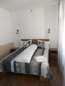 One-Bedroom Apartment room in Sara House