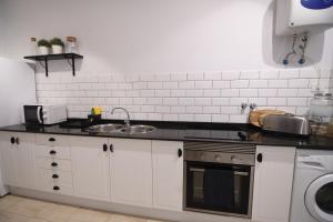 Near the beach - 3Bed - 2bath - Wifi