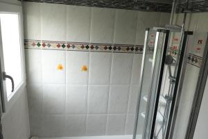 Sejours chez l'habitant Ma Grace : Chambre Double (1 Adulte et 1 Enfant)