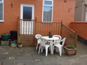 Lindisfarne Holiday Apartments - Families & Couples Only