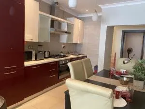 [B] Bakerstreet - Beautiful Two Bedroom Apartment - Otele