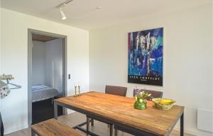 Stunning Apartment In Væggerløse With Wifi And 1 Bedrooms