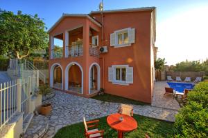 Villa Melodia by PosarelliVillas