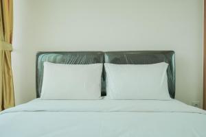 Wonderful Studio Apartment at Tree Park City BSD By Travelio