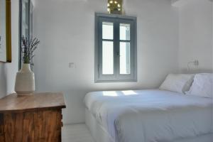 Living Theros Luxury Suites Tinos Greece