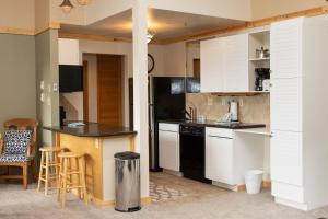 2800 Slopeside condo