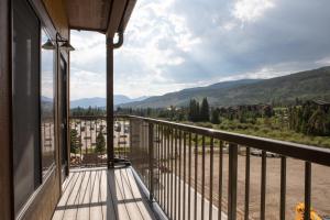 2800 Slopeside condo