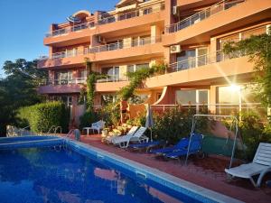 Complex Karia IV