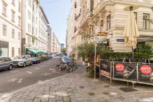 Two-Bedroom Apartment TOP 5 room in Kumpfgasse Premium by welcome2vienna