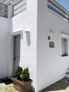 Georges Seaside Apartments Sifnos