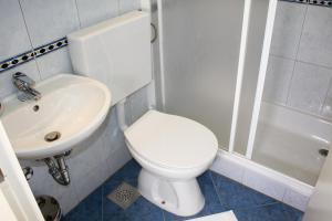 Triple Room with Balcony room in B&B Villa Baron Gautsch