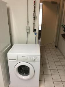 Sindel Living Luxurious 1 Bed room Business Apt near Daimler