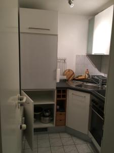 Sindel Living Luxurious 1 Bed room Business Apt near Daimler